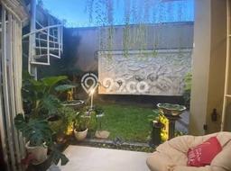 Ready to Use! Premium House LT 208m2 Desain Elegan di Ketintang Ready to Use! Premium House LT 208m2 Desain Elegan di Ketintang