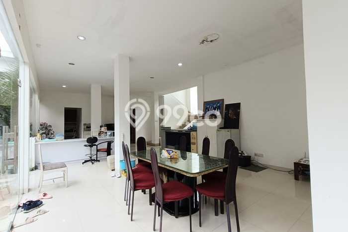 Rumah Terawat di Bukit Sari, Semarang, Luas Tanah 476m², LB 790m² Rumah Terawat di Bukit Sari, Semarang, Luas Tanah 476m², LB 790m²