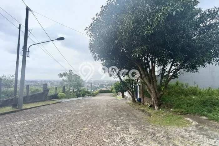 Tanah Kosong Dijual di Semarang dengan Area 596m2 Tanah Kosong Dijual di Semarang dengan Area 596m2