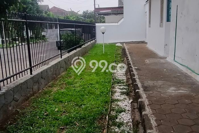 LIMITED OFFER! Rumah Premium di Srondol, LT 373m² LB 250m² LIMITED OFFER! Rumah Premium di Srondol, LT 373m² LB 250m²