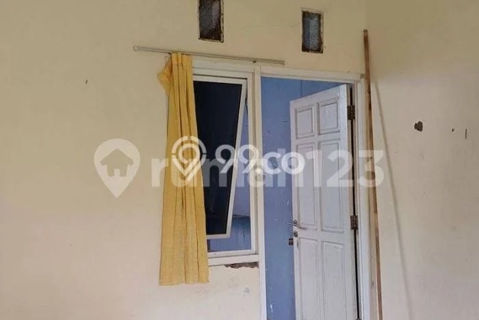 Lokasi strategis! Rumah siap pakai dikontrakkan di Tembalang LB 80m2 Lokasi strategis! Rumah siap pakai dikontrakkan di Tembalang LB 80m2