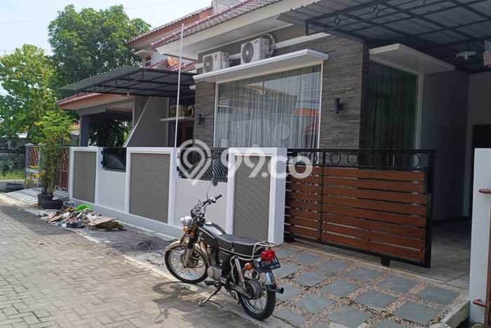 HARGA SPESIAL! Rumah kawasan Pedurungan, Akses ke Fasilitas, 4 KT, Luas 192m² LB 190m² HARGA SPESIAL! Rumah kawasan Pedurungan, Akses ke Fasilitas, 4 KT, Luas 192m² LB 190m²