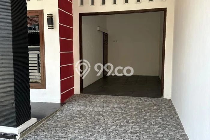 Rumah Strategis di Pedurungan, 4 KT, Lingkungan Nyaman, Luas 160m² Bangunan 194m² Rumah Strategis di Pedurungan, 4 KT, Lingkungan Nyaman, Luas 160m² Bangunan 194m²