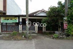 SPECIAL OFFER! Rumah Asri di Genuk, Luas 330m² Bangunan 300m² SPECIAL OFFER! Rumah Asri di Genuk, Luas 330m² Bangunan 300m²
