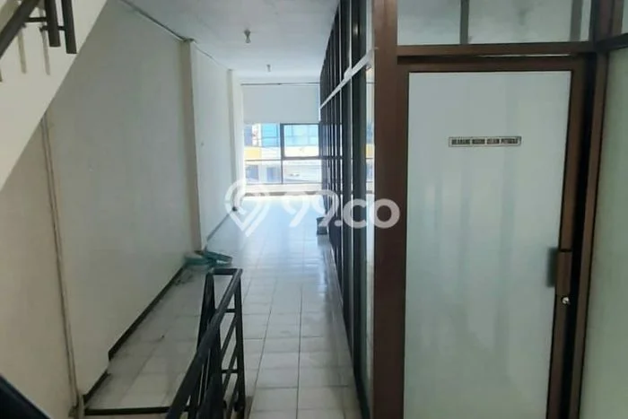 Ruko Dijual di Prime Area Semarang Luas 300m2 Ruko Dijual di Prime Area Semarang Luas 300m2