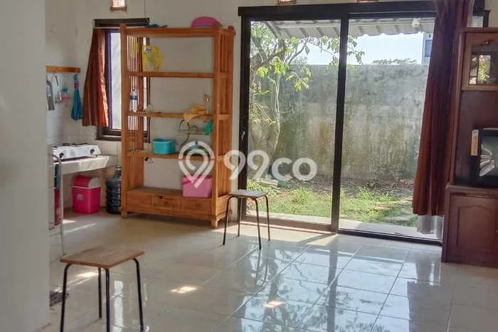 Lokasi terbaik! Rumah siap pakai dikontrakkan di Tembalang LB 105m2 Lokasi terbaik! Rumah siap pakai dikontrakkan di Tembalang LB 105m2