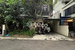 Ready to Use! Premium House LT 195m2 Desain Modern di Cipete Ready to Use! Premium House LT 195m2 Desain Modern di Cipete