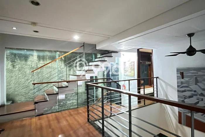 Ready to Use! Premium House LT 195m2 Desain Modern di Cipete Ready to Use! Premium House LT 195m2 Desain Modern di Cipete