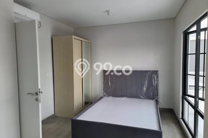 UNIT LANGKA! Rumah di Lakarsantri, 2 KM, View Indah, Luas 72m2m² LB 84m2m² UNIT LANGKA! Rumah di Lakarsantri, 2 KM, View Indah, Luas 72m2m² LB 84m2m²