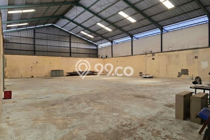 Disewakan Gudang Kawasan Margomulyo, Luas 1500m2m², Area Bisnis Disewakan Gudang Kawasan Margomulyo, Luas 1500m2m², Area Bisnis