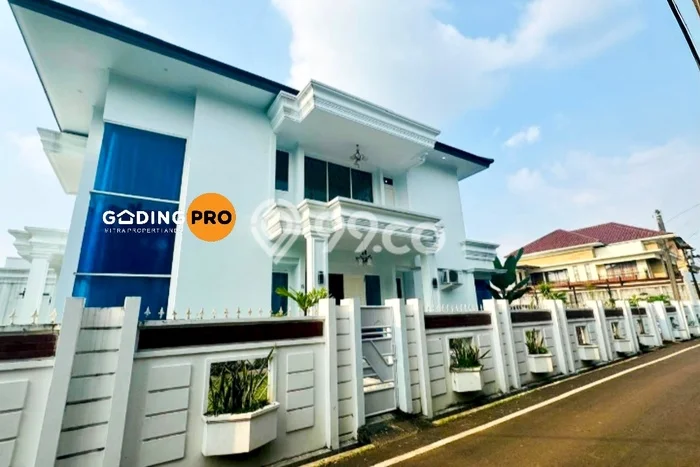 Rumah Luxury Modern Tanpa Renovasi di Bambu Apus Jakarta Timur Rumah Luxury Modern Tanpa Renovasi di Bambu Apus Jakarta Timur