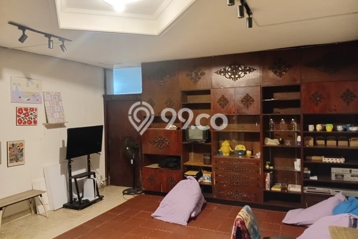 Siap Huni Hunian Elit 9 Kamar di Tebet Dekat ke Mana Saja Siap Huni Hunian Elit 9 Kamar di Tebet Dekat ke Mana Saja