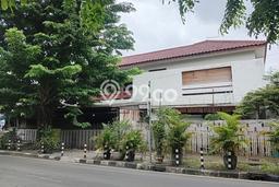 Siap Huni Hunian Elit 9 Kamar di Tebet Dekat ke Mana Saja Siap Huni Hunian Elit 9 Kamar di Tebet Dekat ke Mana Saja