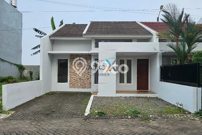 Disewakan! Rumah 2 Kamar Tidur &
1 Kamar Mandi di Dieng, Malang Disewakan! Rumah 2 Kamar Tidur &
1 Kamar Mandi di Dieng, Malang
