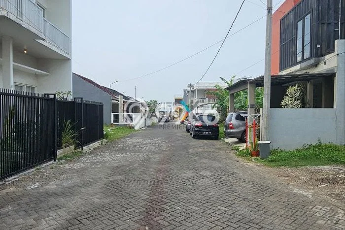 Disewakan! Rumah 2 Kamar Tidur &
1 Kamar Mandi di Dieng, Malang Disewakan! Rumah 2 Kamar Tidur &
1 Kamar Mandi di Dieng, Malang
