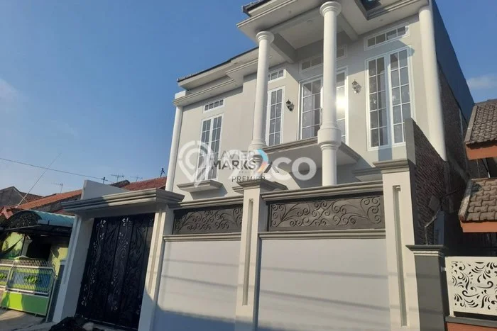 Dijual Rumah 4 Kamar Lokasi Ideal Bagus dan Strategis di Mayangan Dijual Rumah 4 Kamar Lokasi Ideal Bagus dan Strategis di Mayangan