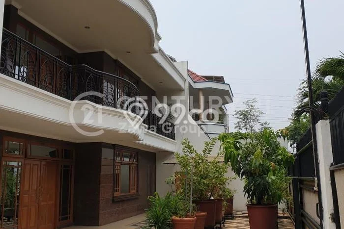 Disewakan! Rumah 5 Kamar Tidur &
3 Kamar Mandi di Tomang, Jakarta Barat Disewakan! Rumah 5 Kamar Tidur &
3 Kamar Mandi di Tomang, Jakarta Barat