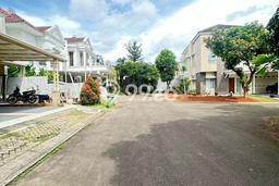 Rumah Minimalis 3 KT di BSD City Tangerang Semi Furnished Rumah Minimalis 3 KT di BSD City Tangerang Semi Furnished
