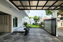 Rumah Mewah LB 600m2 Siap Pakai Desain Elegan di Ampera, Jakarta Selatan Rumah Mewah LB 600m2 Siap Pakai Desain Elegan di Ampera, Jakarta Selatan