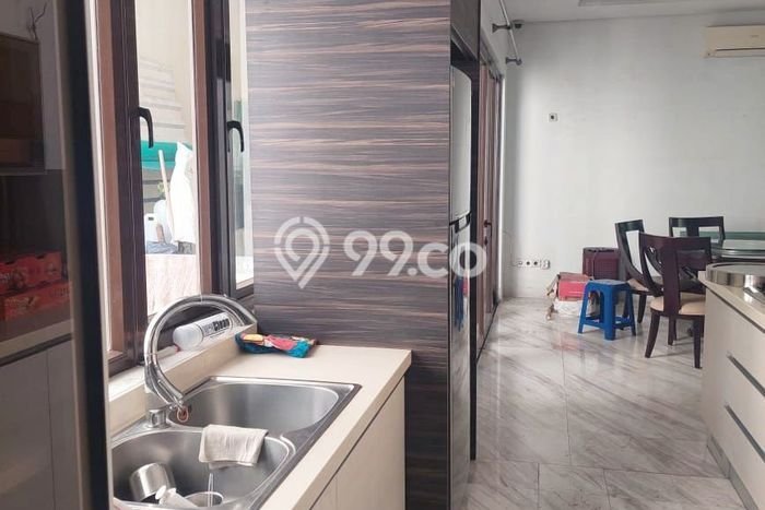 Siap Huni Rumah Mewah 3 Kamar di Kemayoran Dekat ke Mana Pun Siap Huni Rumah Mewah 3 Kamar di Kemayoran Dekat ke Mana Pun
