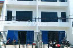Unit Ruko Dijual di Jakarta Barat LT 132m2 & LB 288m2 Unit Ruko Dijual di Jakarta Barat LT 132m2 & LB 288m2