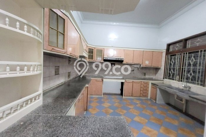 Dijual Rumah Kost di Kemanggisan, Jakarta Barat, 17 KT, 8 KM, Bangunan 453m2 Dijual Rumah Kost di Kemanggisan, Jakarta Barat, 17 KT, 8 KM, Bangunan 453m2
