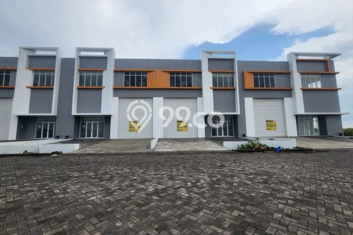 Gudang Disewakan di Area Ramai Manyar, Gresik Gudang Disewakan di Area Ramai Manyar, Gresik