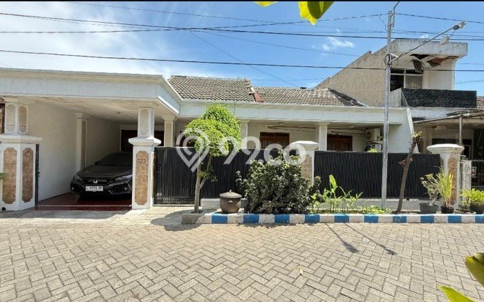 For Sale Rumah 4 Kamar Lokasi Strategis Bagus dan Strategis di Waru For Sale Rumah 4 Kamar Lokasi Strategis Bagus dan Strategis di Waru