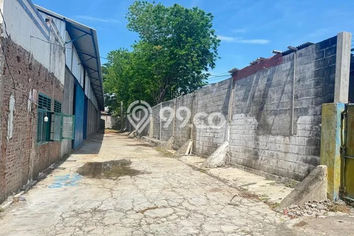 Unit Gudang Paling Strategis di Kraton Pasuruan dengan LB 950m2 Unit Gudang Paling Strategis di Kraton Pasuruan dengan LB 950m2