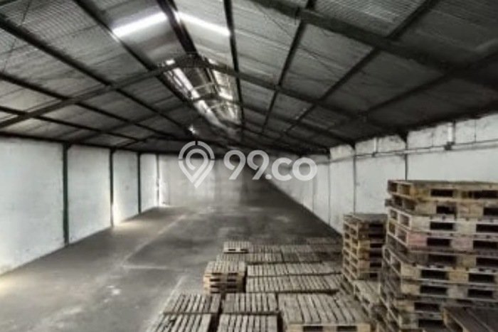 Unit Gudang Paling Strategis di Singosari Malang dengan LB 1000m2 Unit Gudang Paling Strategis di Singosari Malang dengan LB 1000m2