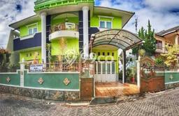 Rumah Mewah LB 390m2 Siap Pakai Desain Elegan di Batu, Malang Rumah Mewah LB 390m2 Siap Pakai Desain Elegan di Batu, Malang