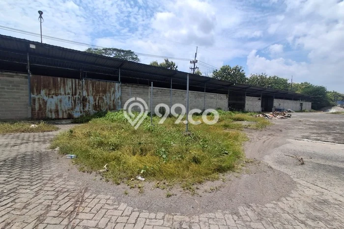 Gudang Dijual di Surabaya LT 17000m2 & LB 9350m2 Lokasi Terbaik! Gudang Dijual di Surabaya LT 17000m2 & LB 9350m2 Lokasi Terbaik!