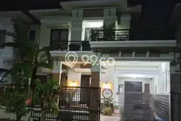 Siap Huni Rumah Mewah 4 Kamar di Jambangan Dekat ke Mana Pun Siap Huni Rumah Mewah 4 Kamar di Jambangan Dekat ke Mana Pun