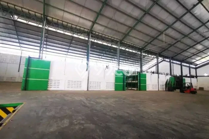 Unit Gudang disewakan di Buduran Sidoarjo dengan LT 2552m2 / LB 2552m2 Unit Gudang disewakan di Buduran Sidoarjo dengan LT 2552m2 / LB 2552m2
