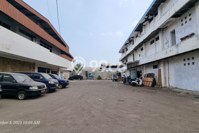 Unit Gudang Dijual di Jakarta Utara LT 5000m2 & LB 3000m2 Unit Gudang Dijual di Jakarta Utara LT 5000m2 & LB 3000m2