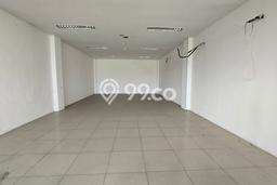 LOKASI PREMIUM! Ruko di Cengkareng, Luas 72m2m², Mainroad, Kawasan Bisnis LOKASI PREMIUM! Ruko di Cengkareng, Luas 72m2m², Mainroad, Kawasan Bisnis