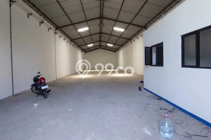 Disewakan Gudang di Kawasan Ramai Margomulyo Luas 360m2 Disewakan Gudang di Kawasan Ramai Margomulyo Luas 360m2