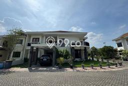 For Sale Rumah Mewah Exclusive di Gubeng, Surabaya For Sale Rumah Mewah Exclusive di Gubeng, Surabaya