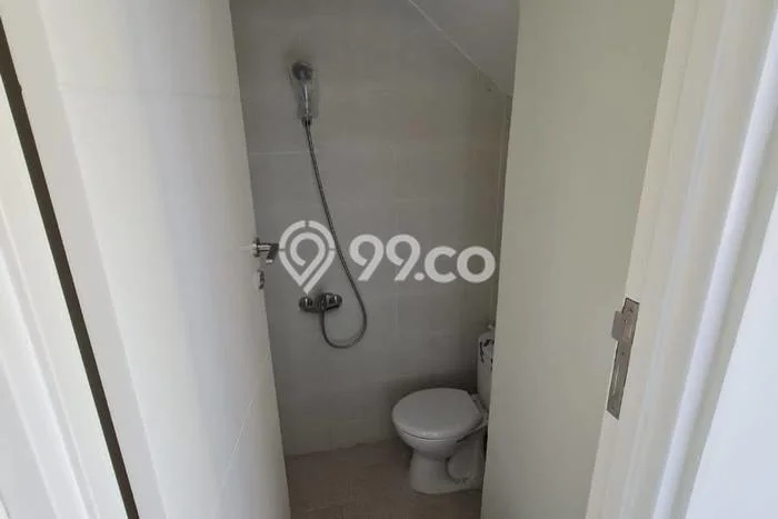 Disewakan! Rumah 2 Kamar Tidur &
2 Kamar Mandi di Citraland, Surabaya Disewakan! Rumah 2 Kamar Tidur &
2 Kamar Mandi di Citraland, Surabaya