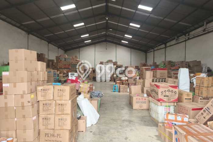 FOR RENT! Gudang di Margomulyo Cocok untuk Bisnis 700m2 FOR RENT! Gudang di Margomulyo Cocok untuk Bisnis 700m2