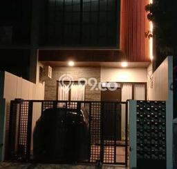 Dijual Rumah 3 Kamar Lokasi Strategis Bagus dan Strategis di Rungkut Dijual Rumah 3 Kamar Lokasi Strategis Bagus dan Strategis di Rungkut