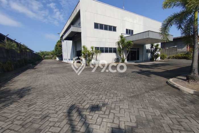FOR SALE! Gudang di Waru Sidoarjo, LT 2257m2, LB 402m2 FOR SALE! Gudang di Waru Sidoarjo, LT 2257m2, LB 402m2