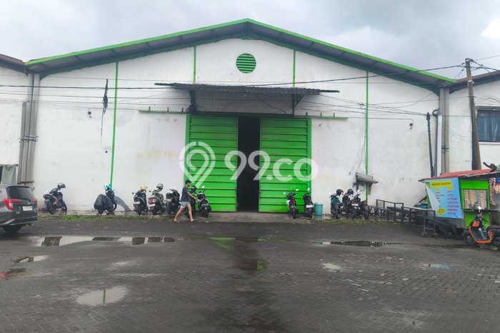 FOR RENT! Gudang di Margomulyo Cocok untuk Bisnis 700m2 FOR RENT! Gudang di Margomulyo Cocok untuk Bisnis 700m2