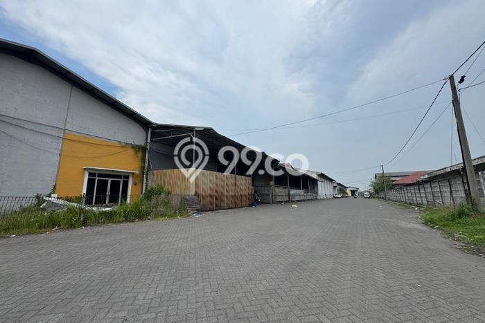 Gudang Disewa di Driyorejo, Gresik, LT 925m2 / LB 820m2 Gudang Disewa di Driyorejo, Gresik, LT 925m2 / LB 820m2