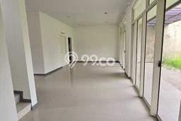 BEST DEAL! Rumah Untuk Investasi di , LT 297m2m² Bangunan 180m2m² BEST DEAL! Rumah Untuk Investasi di , LT 297m2m² Bangunan 180m2m²