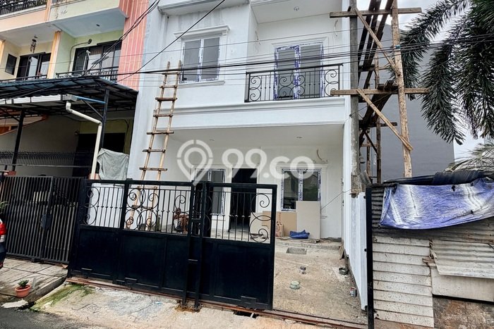 Ready to Use! Luxury House LT 78m2 Desain Elegan di Duri Kepa Ready to Use! Luxury House LT 78m2 Desain Elegan di Duri Kepa