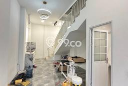 Dijual Hunian Rumah Terawat 2 KT di Tanjung Duren, Jakarta Barat Dijual Hunian Rumah Terawat 2 KT di Tanjung Duren, Jakarta Barat