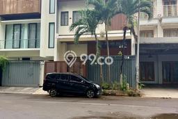 Dijual Rumah Luas Megah Dengan View Cantik di Permata Buana, Jakarta Barat Dijual Rumah Luas Megah Dengan View Cantik di Permata Buana, Jakarta Barat