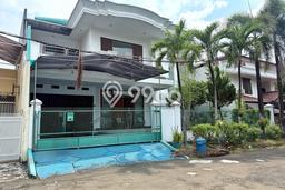 Rumah Elit Modern Siap Huni di Kedoya Jakarta Barat Rumah Elit Modern Siap Huni di Kedoya Jakarta Barat