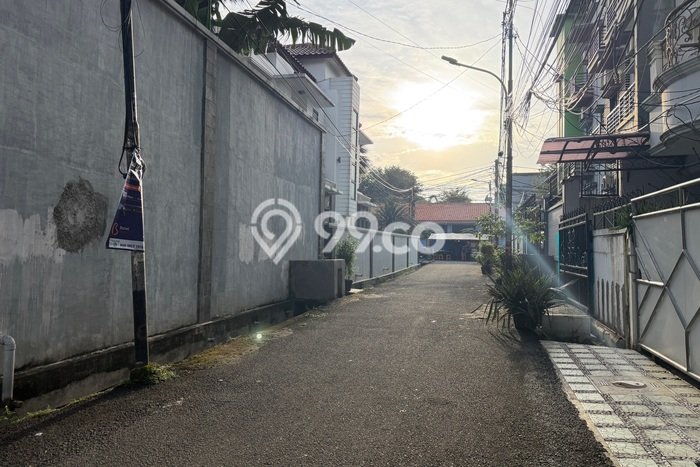 Rumah Luas Asri 2 KT Siap Huni di Tanjung Duren Jakarta Barat Rumah Luas Asri 2 KT Siap Huni di Tanjung Duren Jakarta Barat